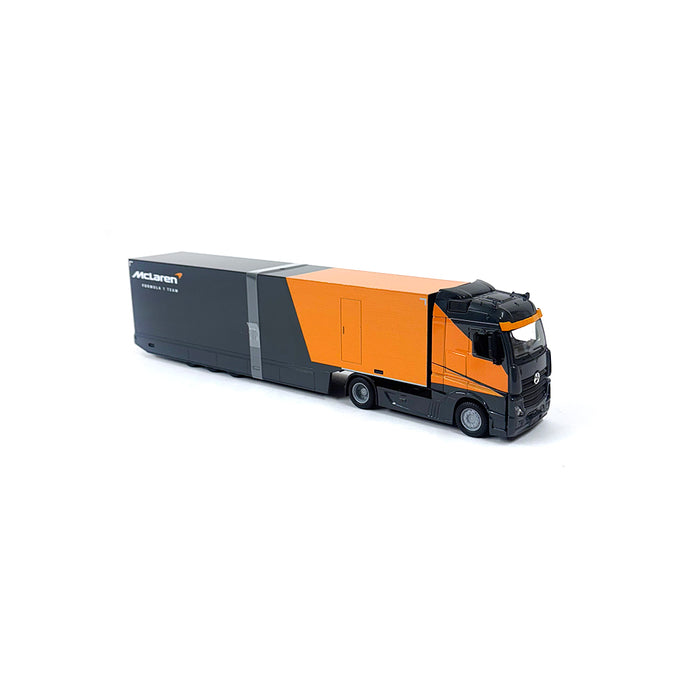 Burago 1/43 2024 McLaren Race Mercedes Transporter