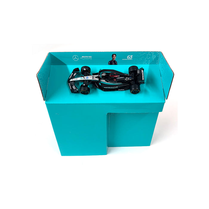 Burago 1/43 2024 Mercedes F1W15 Pitstop Diorama Russell