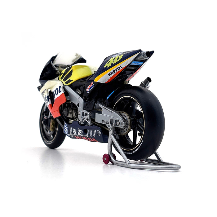 Minichamps 1/12 2002 Honda RC211V Rossi Signed