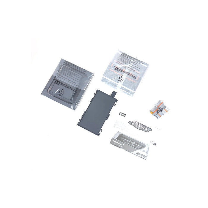 Burago 1/43 2024 McLaren MCL38 Pitstop Diorama Piastri