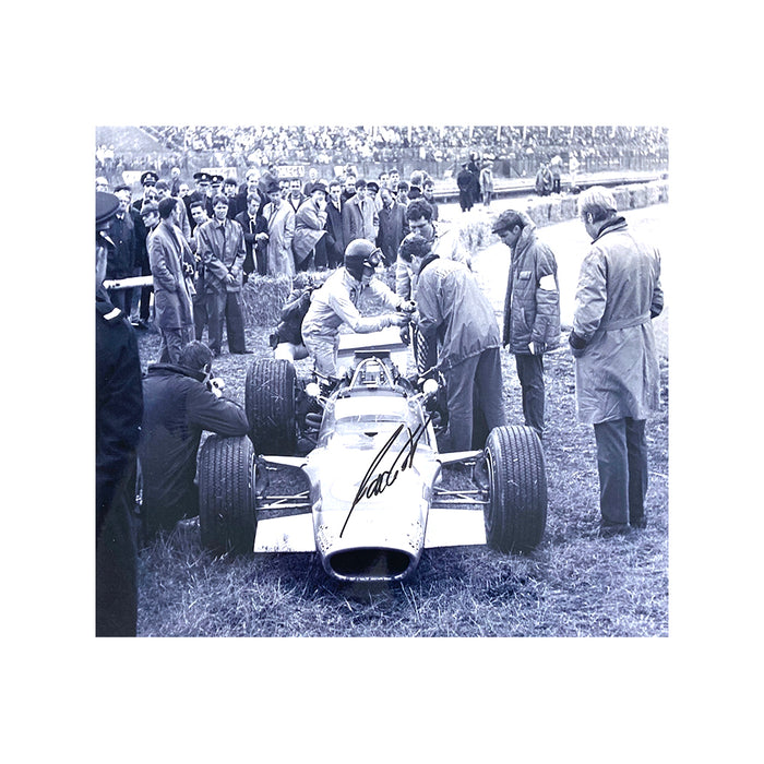 Jackie Oliver Signed photograph MEM997