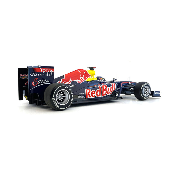 Minichamps 1/18 2011 Red Bull RB7 Vettel Japan 110110301