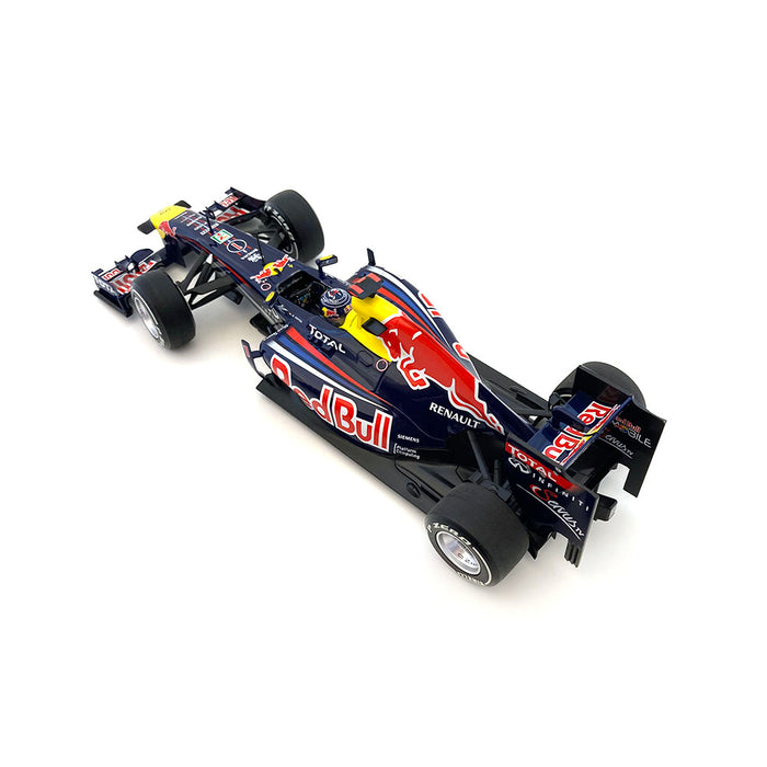 Minichamps 1/18 2011 Red Bull RB7 Vettel Japan 110110301