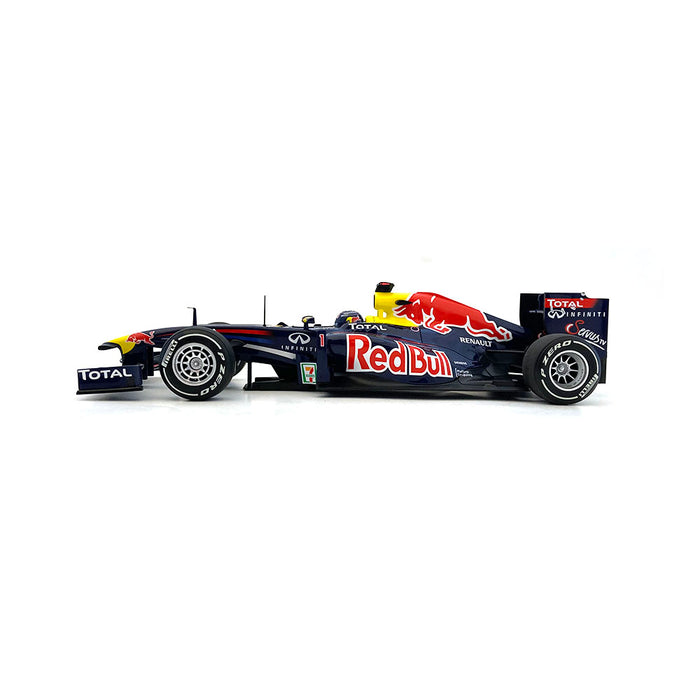 Minichamps 1/18 2011 Red Bull RB7 Vettel Japan 110110301